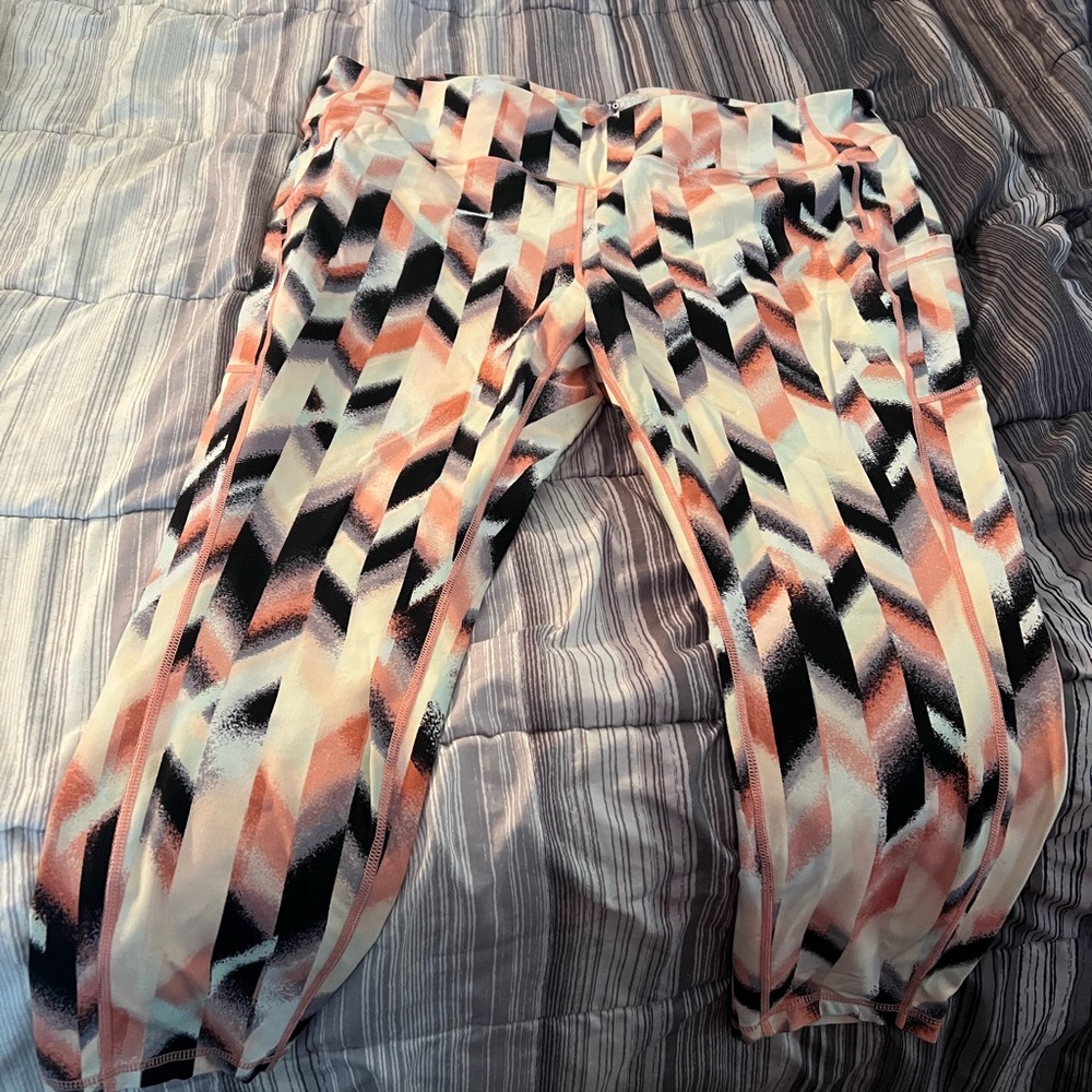 Torrid size 4 active wear leggings